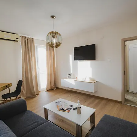 Appartement модерен артемида с басейн и градина *